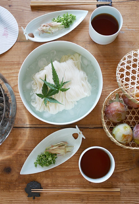 青白釉流し 大鉢