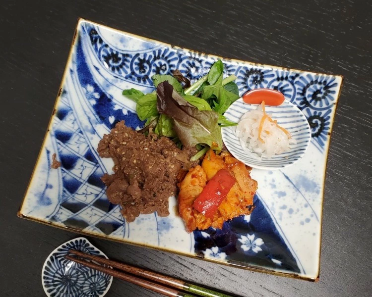 有田焼　福泉窯　染付絵変り捻り紋　新長角皿