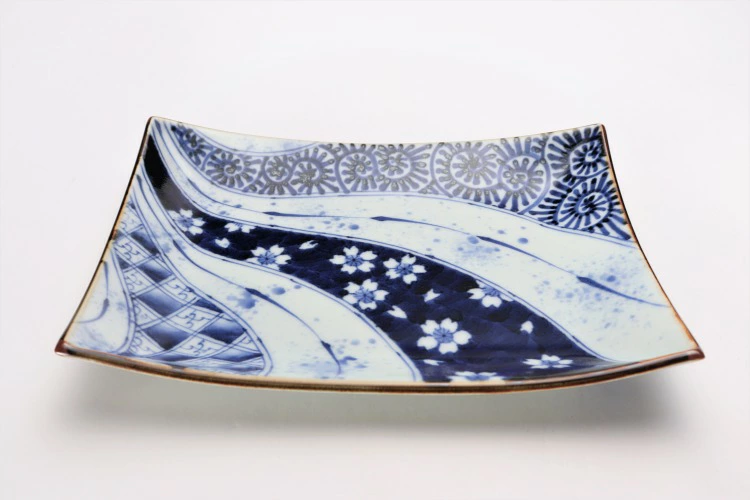 有田焼　福泉窯　染付絵変り捻り紋　新長角皿