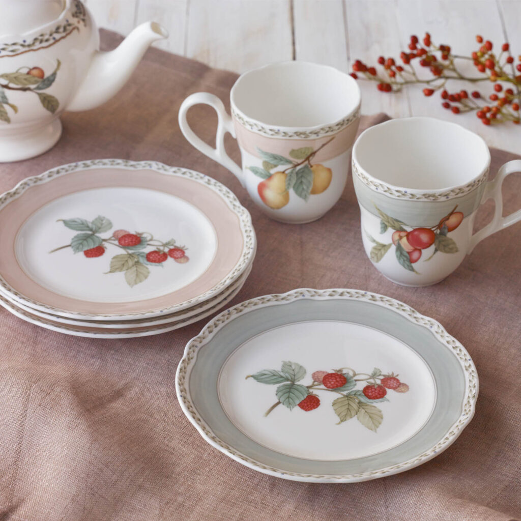 ノリタケ オーチャードガーデン マグカップペア（色変り）