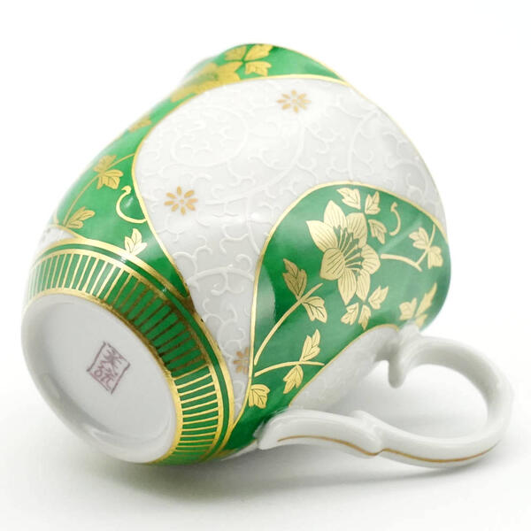 吉田美統【人間国宝】九谷焼コーヒー碗皿（カップ＆ソーサー）金襴手捻り花唐草 緑