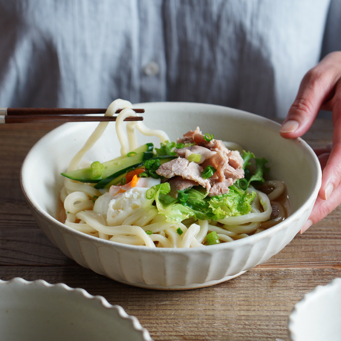 益子焼 七寸浅鉢 kinari わかさま陶芸【約20cm】しのぎ模様