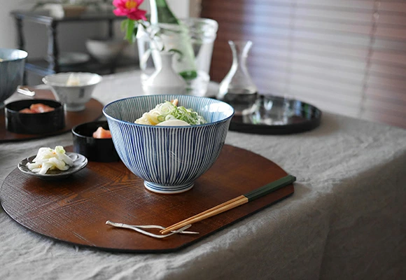 有田焼　刷毛十草　多用丼