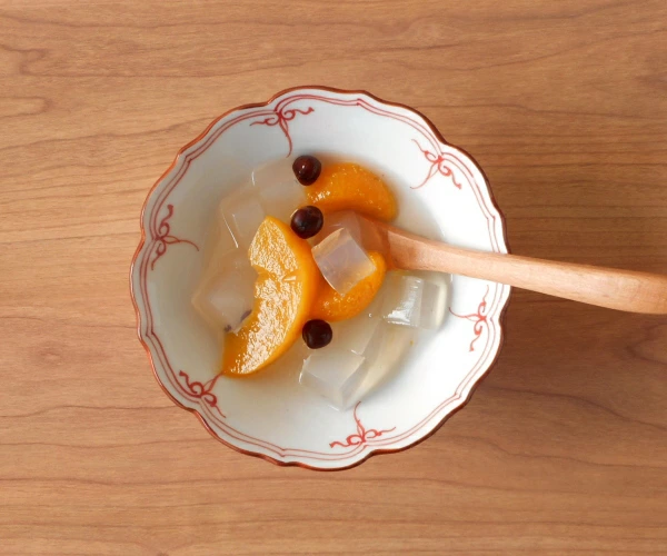 波佐見焼　渕瓔珞(赤)桔梗渕高台小鉢