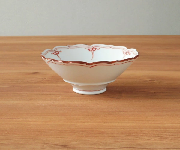 波佐見焼　渕瓔珞(赤)桔梗渕高台小鉢
