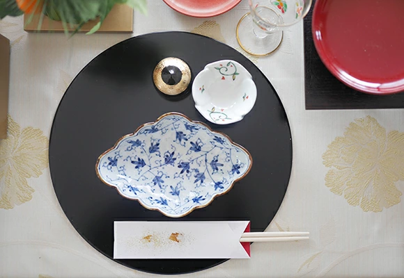 有田染付けシリーズ　花唐草　菱型菊割向付
