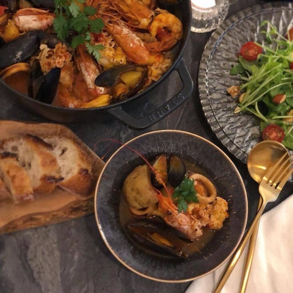 中鉢  黒 美濃焼き KUJAKU丸鉢淵流し（中）