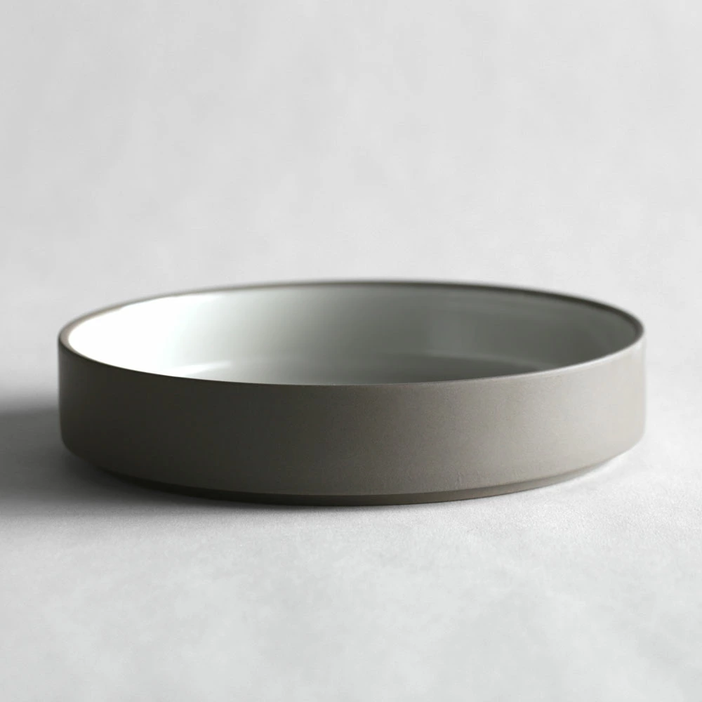 HASAMI PORCELAIN ハサミポーセリン / THE GREY COLLECTION シャローボウル φ18.5cm HAW109 アッシュホワイト｜グレーコレクション