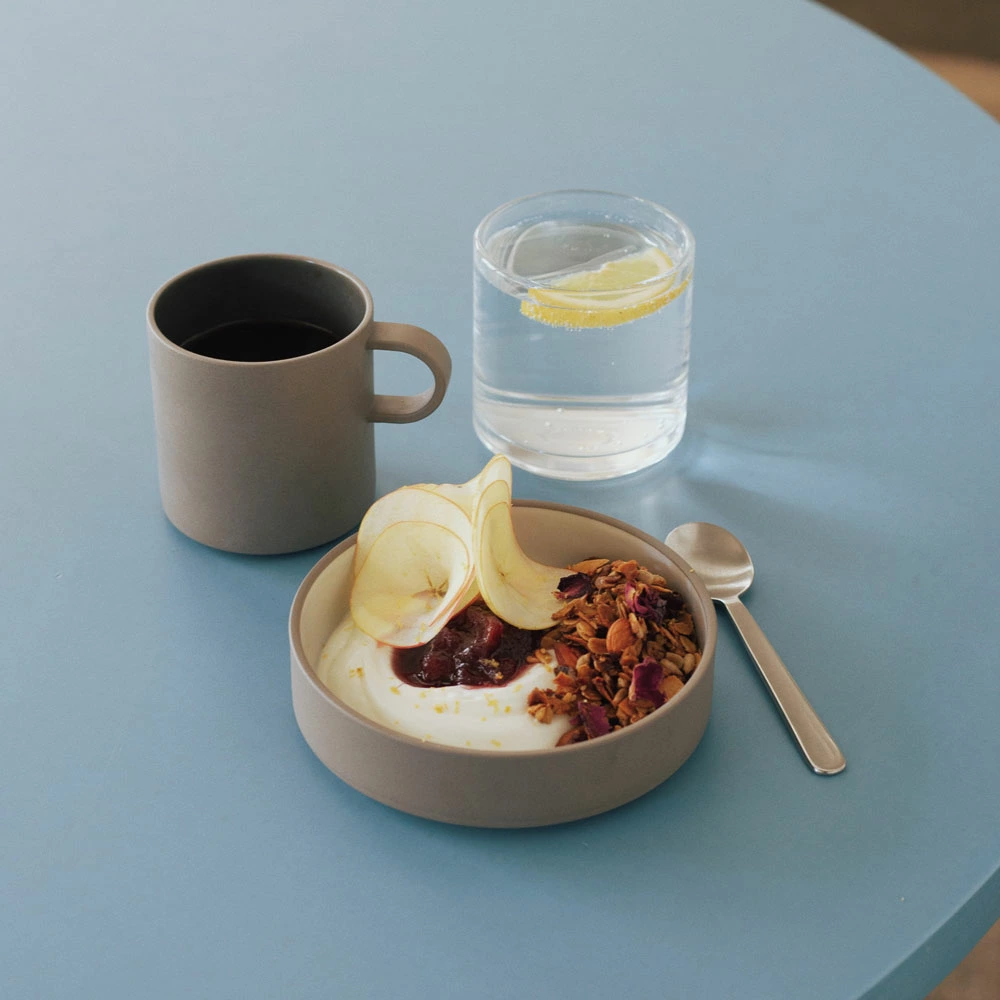 HASAMI PORCELAIN ハサミポーセリン / THE GREY COLLECTION マグカップ S 325ml HDG119 ダークグレー｜グレーコレクション