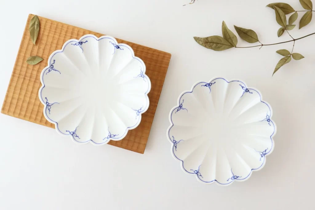 菊紋皿 大 中 小 青 磁器 渕あそび 波佐見焼
