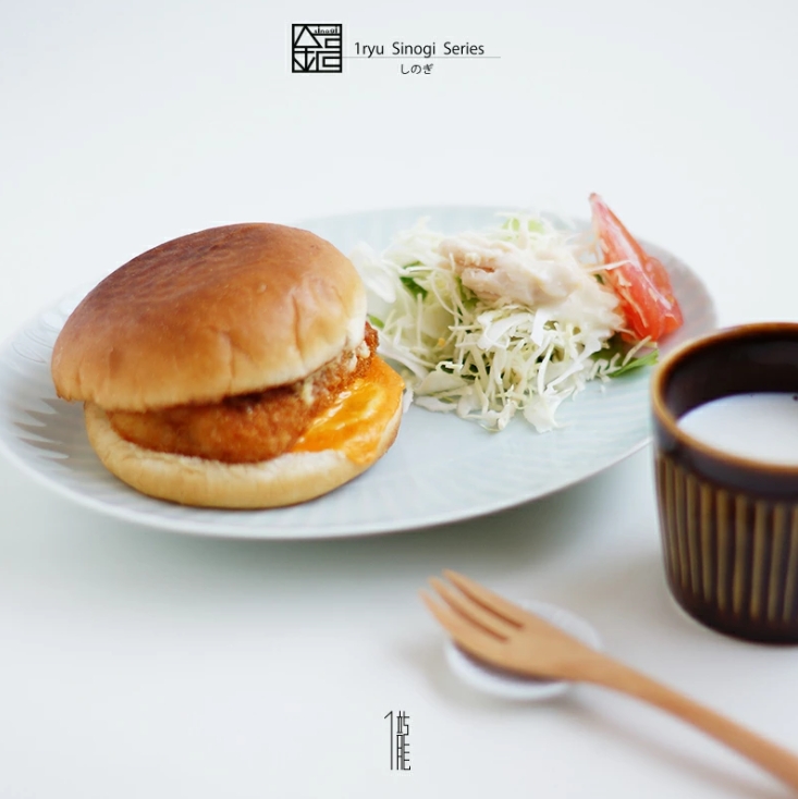 【 しのぎ 楕円皿（大） 】 波佐見焼