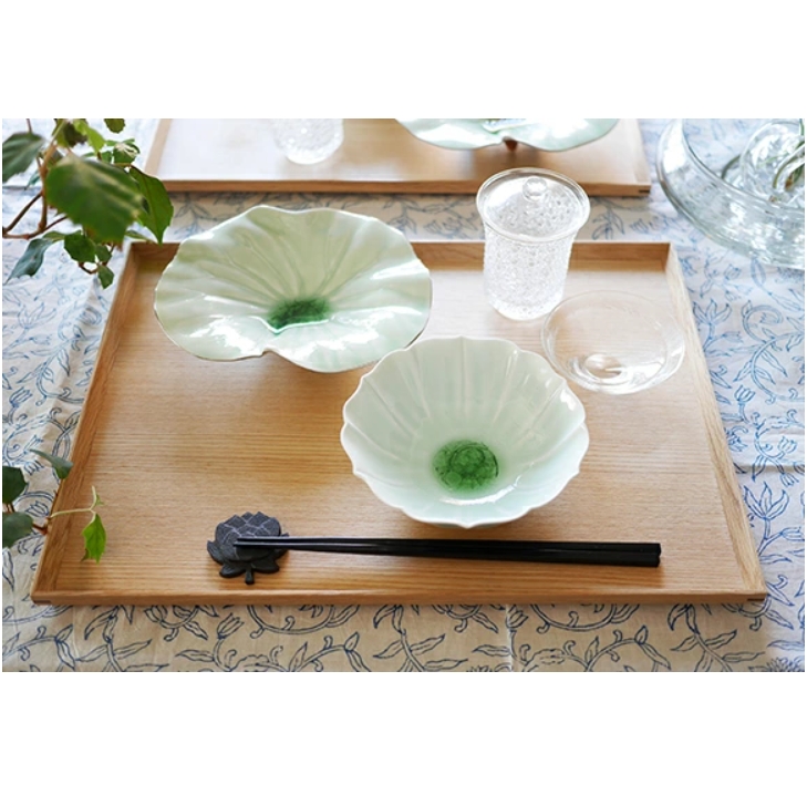 枇杷溜り釉　花紋鉢
