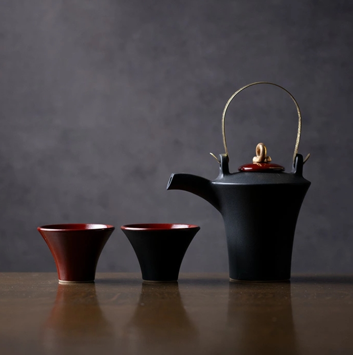 和食器　黒釉金彩酒注 (TM-016)　作家「森野知子」
