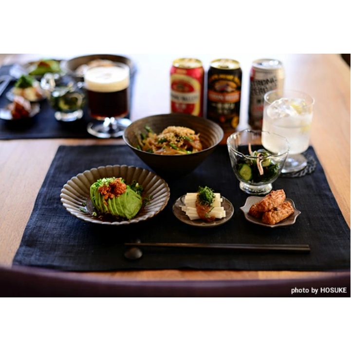 有田焼 型打炭化輪花5寸皿