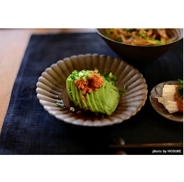 有田焼 型打炭化輪花5寸皿