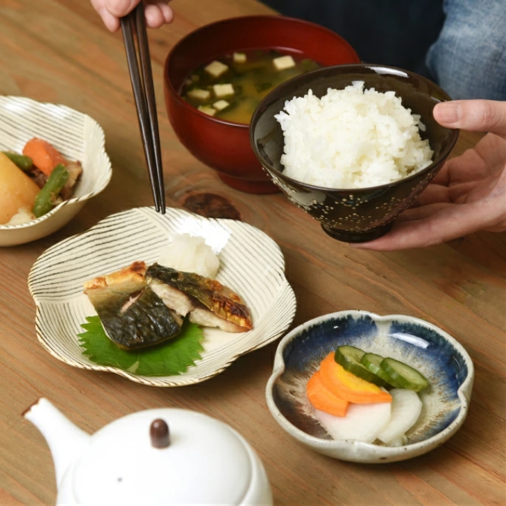 natural69 【 波佐見焼 】 粉引釉 六方押取皿