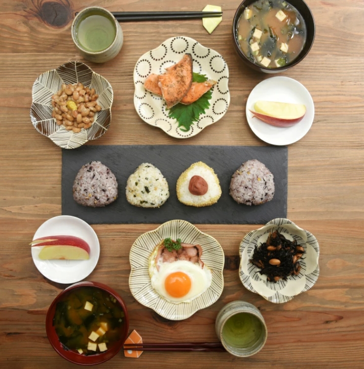 natural69 【 波佐見焼 】 粉引釉 六方押取皿