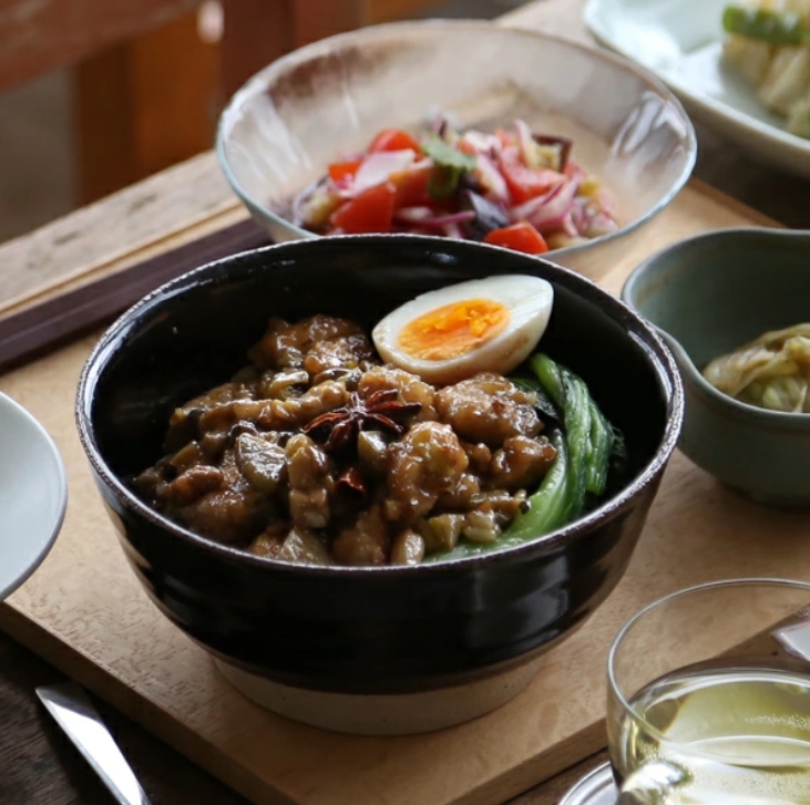 東屋 平丼 黒飴 伊賀焼