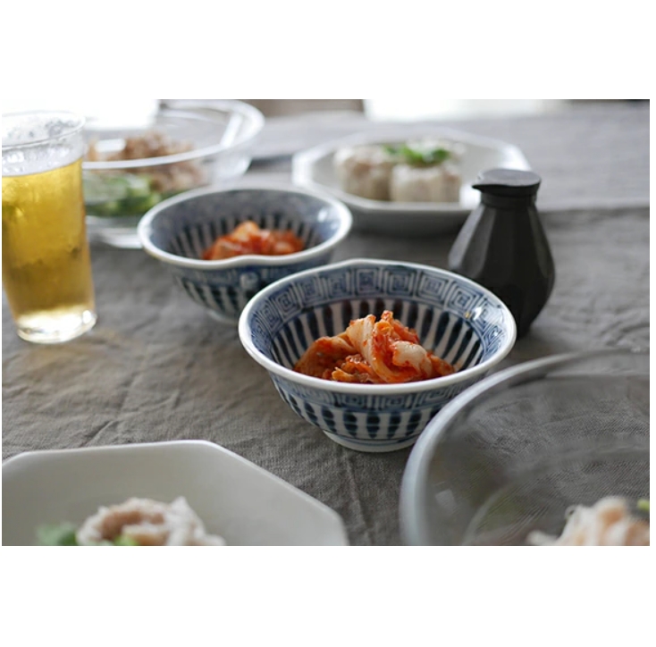 有田焼　福泉窯   染付地紋十草　なぶり小付