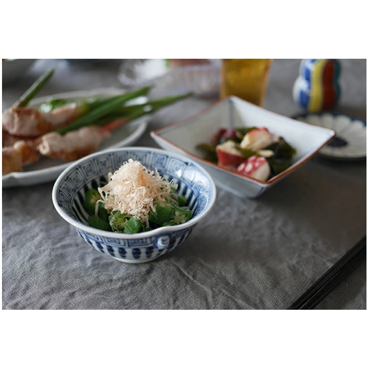 有田焼　福泉窯   染付地紋十草　なぶり小付