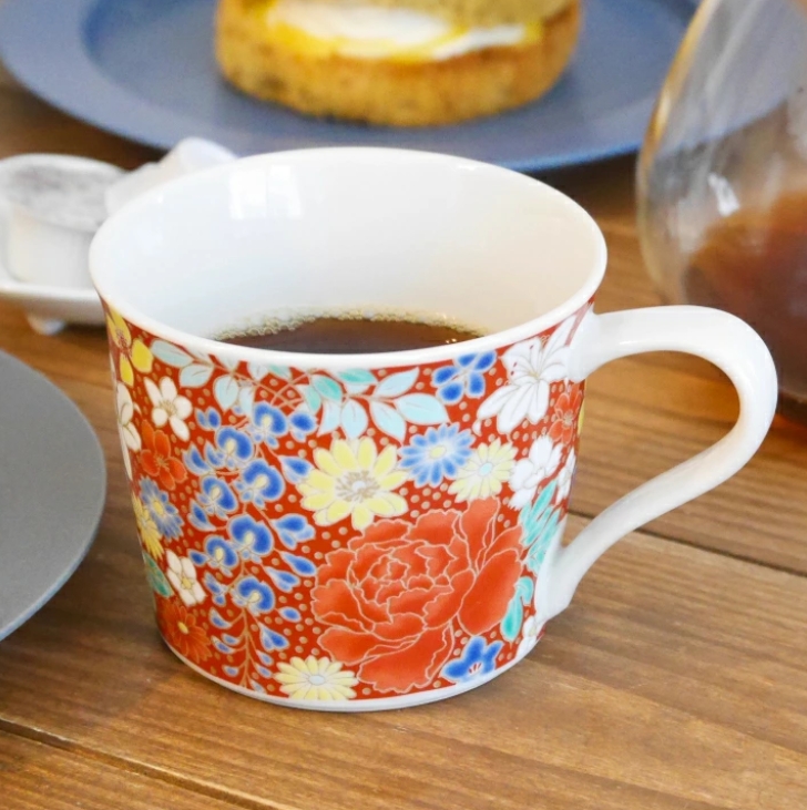 九谷焼 マグカップ 花詰 赤/青郊窯