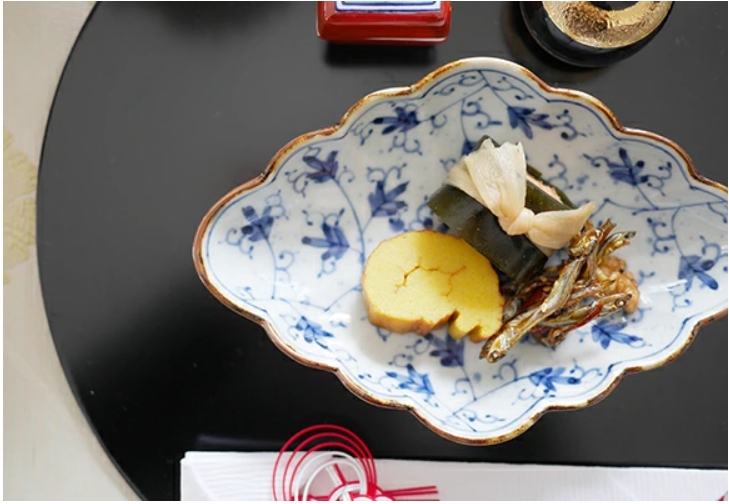 有田染付けシリーズ　花唐草　菱型菊割向付 