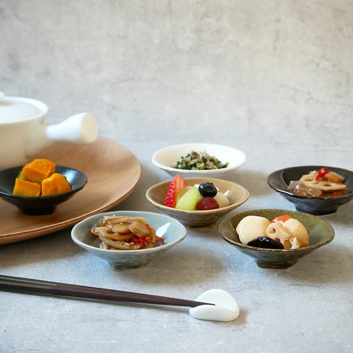 たたき深小皿 10cm 日々にちにち
