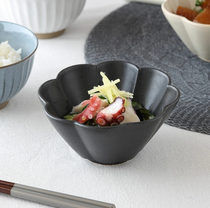 和食器 小鉢 ボウル 花咲き 煮物鉢 minoruba (ミノルバ)