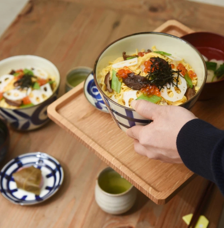 【natural69】 【焦がし呉須】 【丼】 【木の葉】 波佐見焼 
