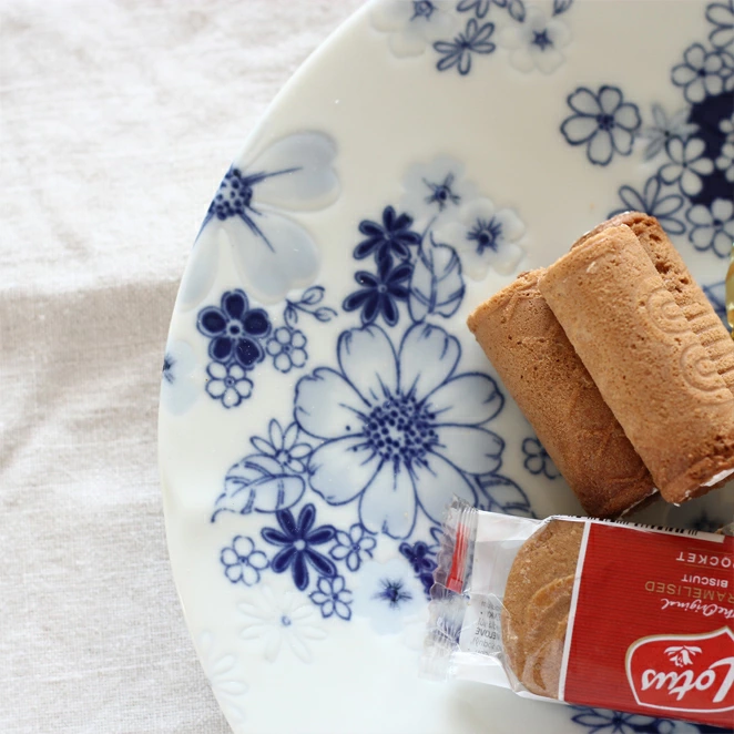 藍の花めぐり 中皿 22cm 美濃焼