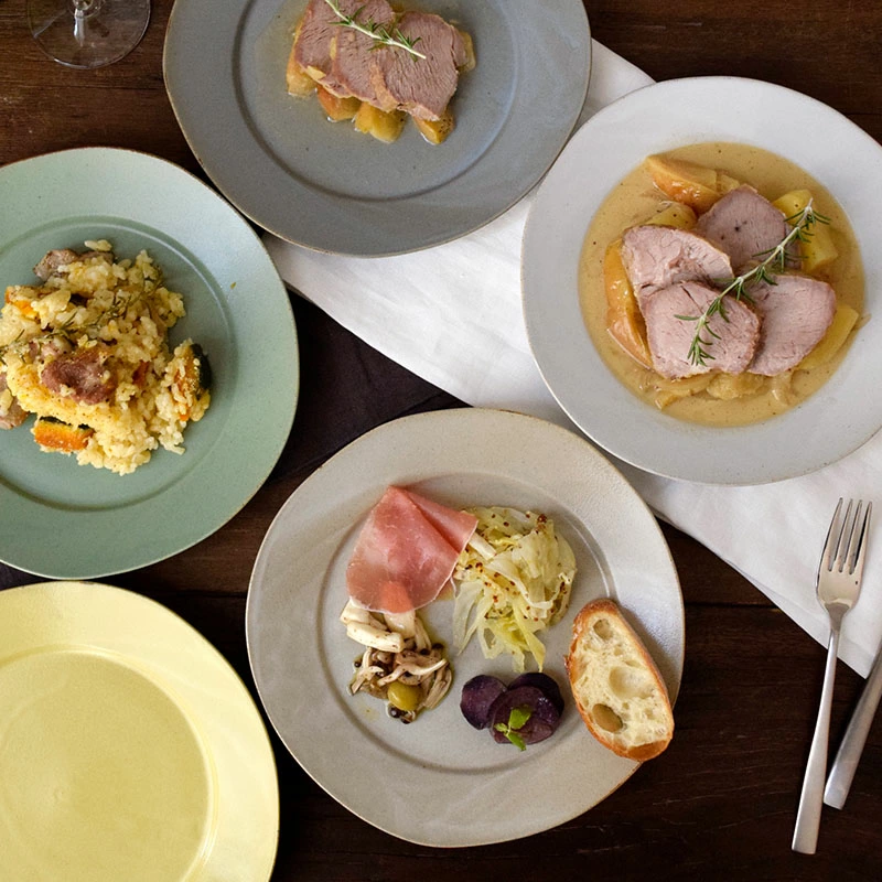 リムプレート 23cm 赤土 コリーヌ プレート 大皿