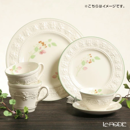 ウェッジウッド (Wedgwood) フェスティビティ プレート 27cm(ラズベリー)