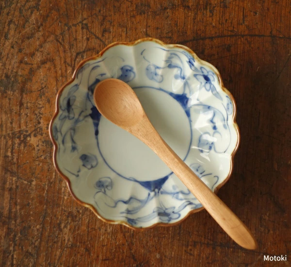 有田焼 染付渕錆草花 菊小鉢