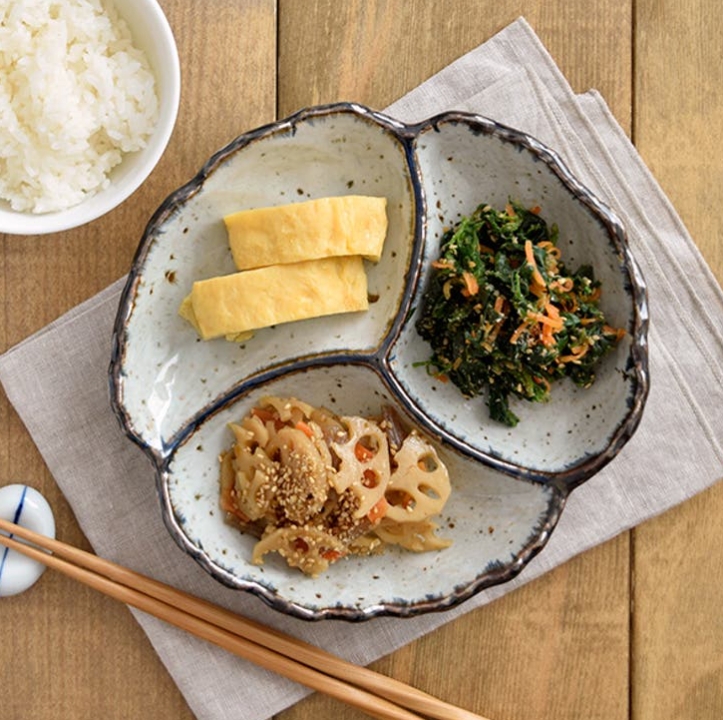 EAST table 和食器　3つ仕切皿　花型貫入