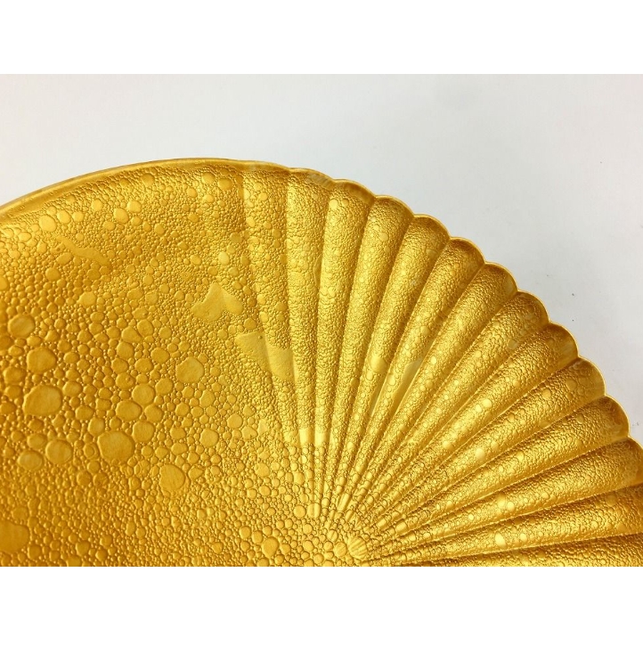 有田焼 吉右衛門窯 165片菊割プレート.金泡16.5cm