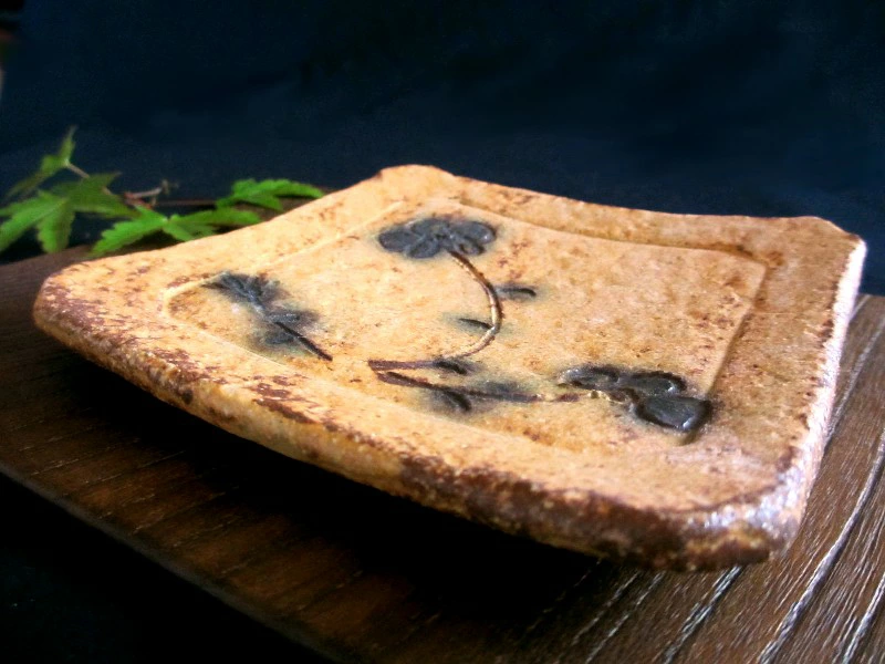 角皿 ■ 浜田敦士 黄瀬戸 山柿 花絵 五寸 角皿 (一皿)　