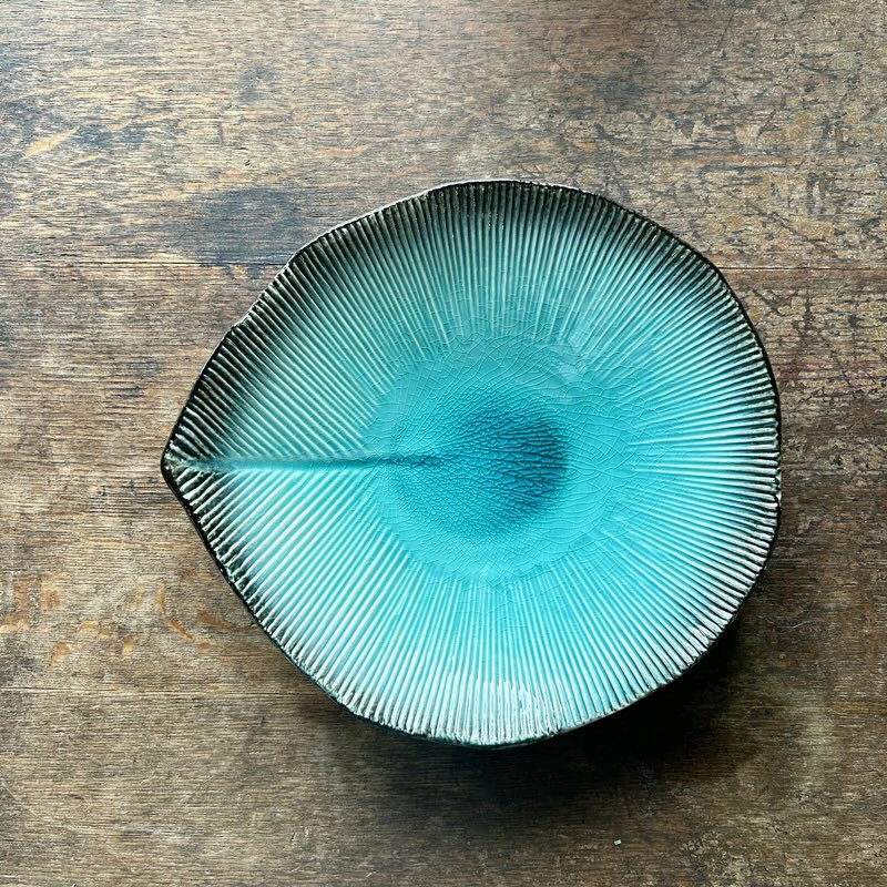 美濃焼 大皿 葉型 トルコブルー 美濃焼