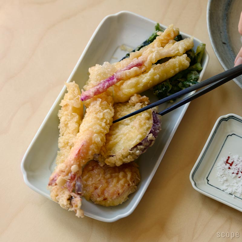 東屋 / 木瓜角皿 土灰