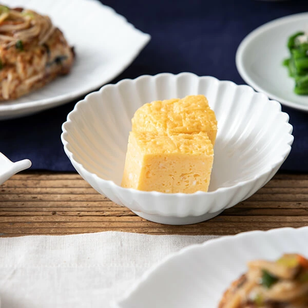 波佐見焼 輪花小鉢 白 / 栗原 はるみ