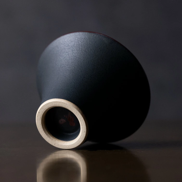 和食器　赤絵黒釉盃　作家「森野知子」