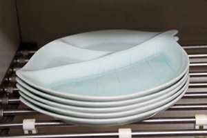 【仕切り皿】リーフランチプレート（葉っぱ型) 美濃焼