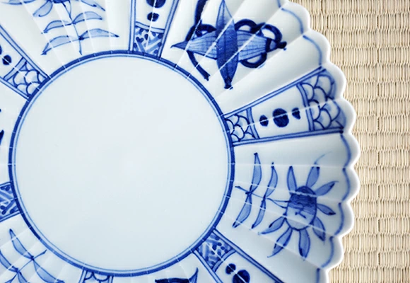 染付芙蓉手　菊型皿 21cm
