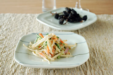 【砥部焼 梅乃瀬窯】しましま柄の角皿（5寸）